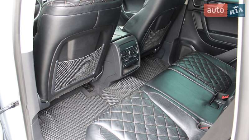 Позашляховик / Кросовер Volkswagen Touareg 2017 в Черкасах