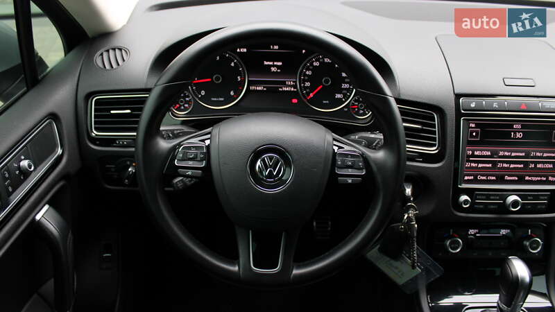 Позашляховик / Кросовер Volkswagen Touareg 2017 в Черкасах