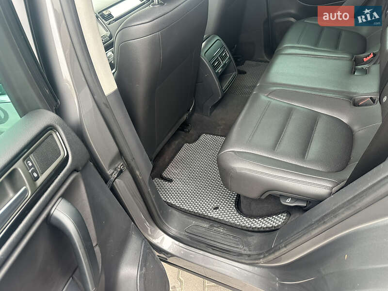 Внедорожник / Кроссовер Volkswagen Touareg 2013 в Одессе фото 10 Внедорожник / Кроссовер Volkswagen Touareg 2013 в Одессе
