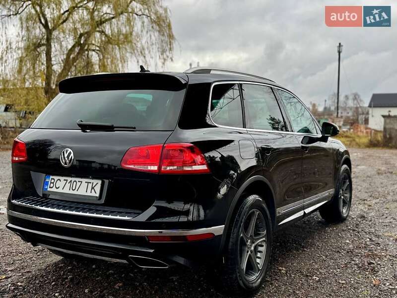 Внедорожник / Кроссовер Volkswagen Touareg 2017 в Самборе