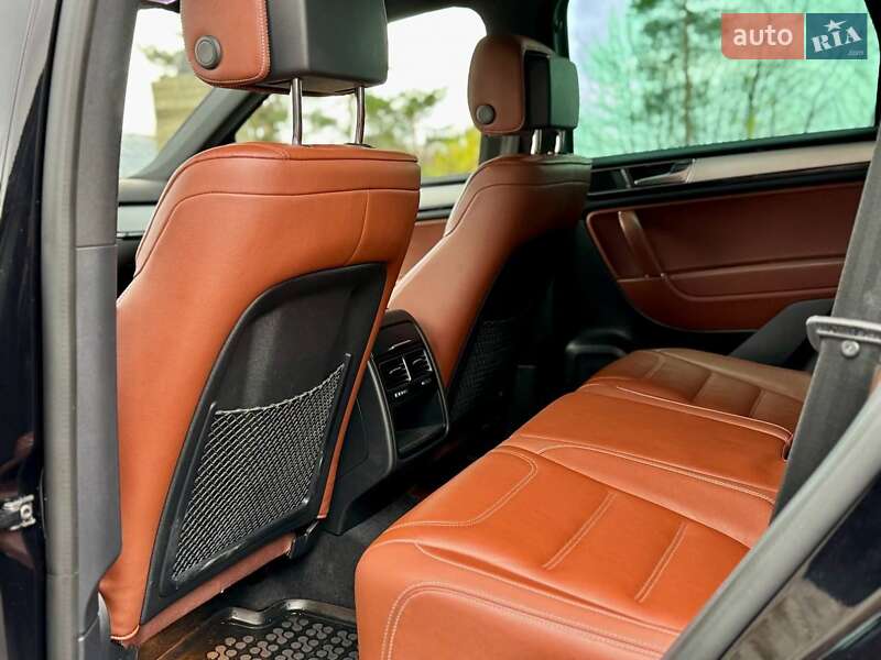 Внедорожник / Кроссовер Volkswagen Touareg 2017 в Самборе