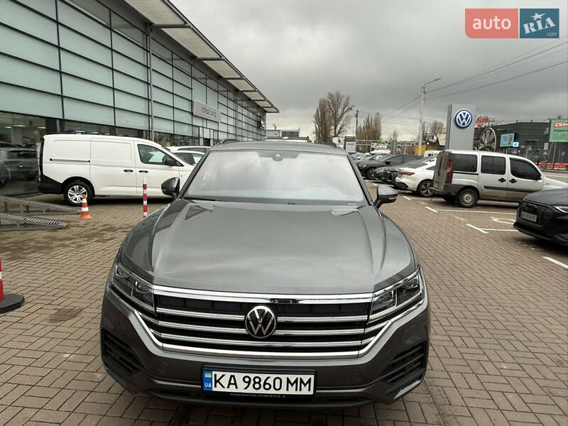 Внедорожник / Кроссовер Volkswagen Touareg 2024 в Киеве