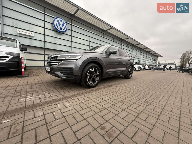 Внедорожник / Кроссовер Volkswagen Touareg 2024 в Киеве