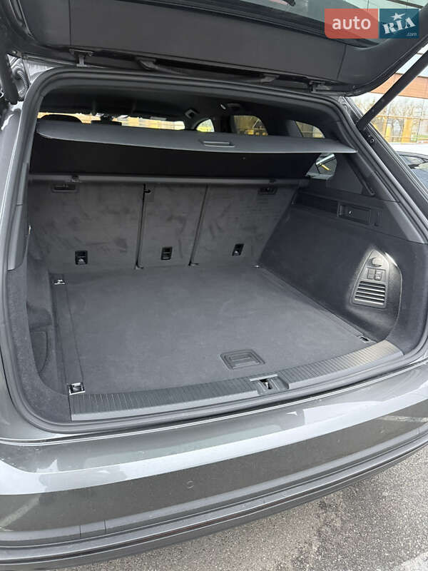 Внедорожник / Кроссовер Volkswagen Touareg 2024 в Киеве