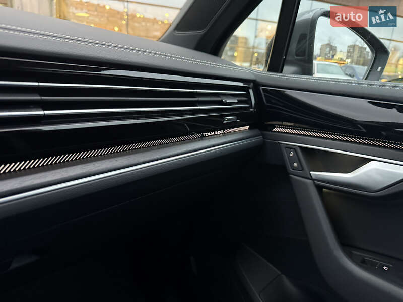 Внедорожник / Кроссовер Volkswagen Touareg 2024 в Киеве