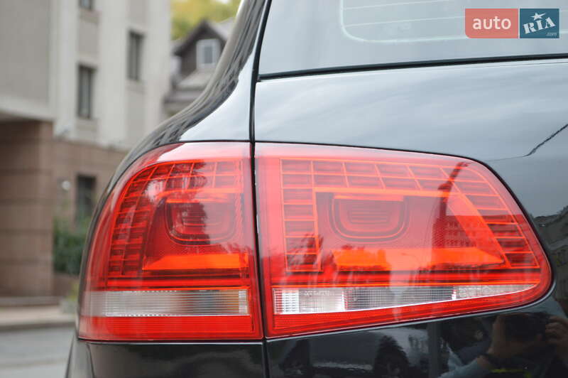 Позашляховик / Кросовер Volkswagen Touareg 2014 в Києві фото 8 Позашляховик / Кросовер Volkswagen Touareg 2014 в Києві