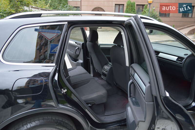 Позашляховик / Кросовер Volkswagen Touareg 2014 в Києві фото 30 Позашляховик / Кросовер Volkswagen Touareg 2014 в Києві
