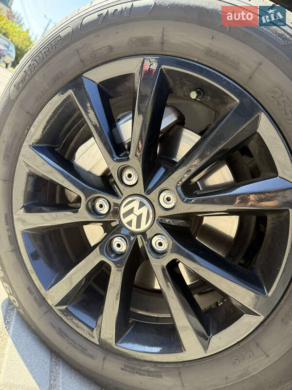 Внедорожник / Кроссовер Volkswagen Touareg 2014 в Запорожье фото 5 Внедорожник / Кроссовер Volkswagen Touareg 2014 в Запорожье