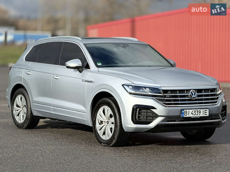 Внедорожник / Кроссовер Volkswagen Touareg 2018 в Киеве фото 8 Внедорожник / Кроссовер Volkswagen Touareg 2018 в Киеве