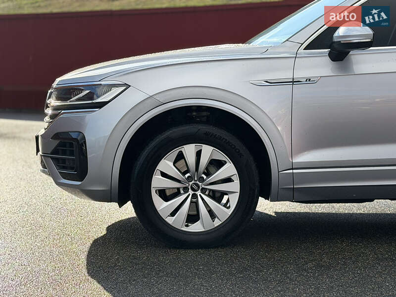 Внедорожник / Кроссовер Volkswagen Touareg 2018 в Киеве фото 5 Внедорожник / Кроссовер Volkswagen Touareg 2018 в Киеве
