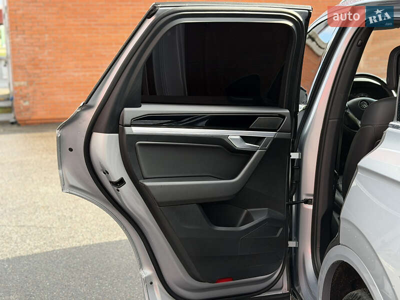 Внедорожник / Кроссовер Volkswagen Touareg 2018 в Киеве фото 18 Внедорожник / Кроссовер Volkswagen Touareg 2018 в Киеве