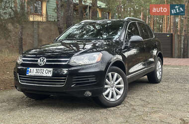 Позашляховик / Кросовер Volkswagen Touareg 2011 в Києві