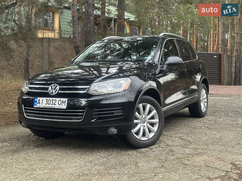 Внедорожник / Кроссовер Volkswagen Touareg 2011 в Киеве