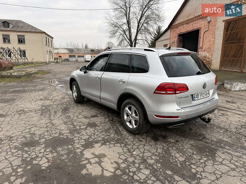 Внедорожник / Кроссовер Volkswagen Touareg 2013 в Брацлаве