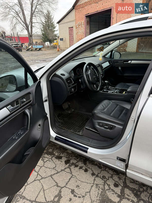 Внедорожник / Кроссовер Volkswagen Touareg 2013 в Брацлаве