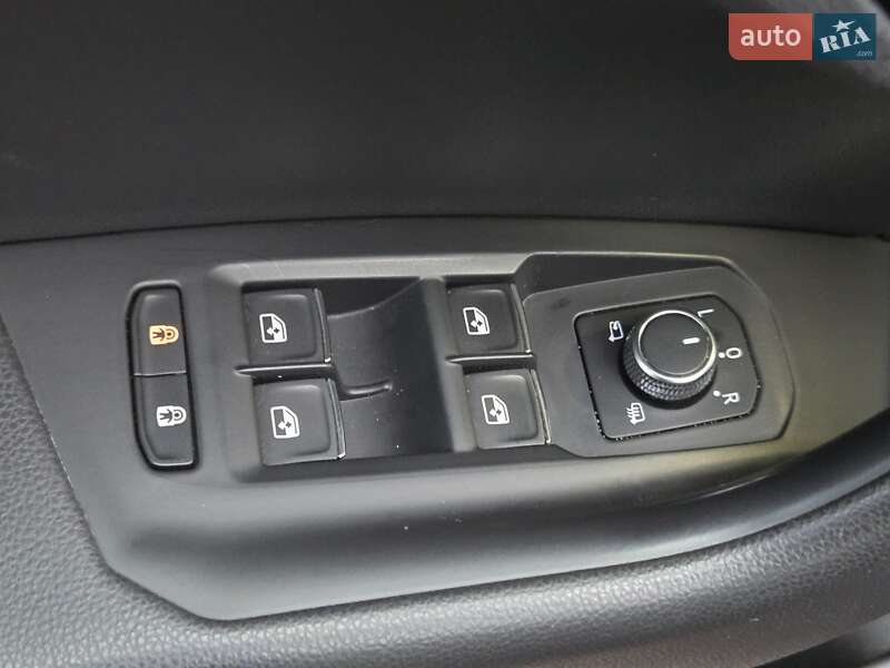 Внедорожник / Кроссовер Volkswagen Touareg 2021 в Киеве фото 17 Внедорожник / Кроссовер Volkswagen Touareg 2021 в Киеве