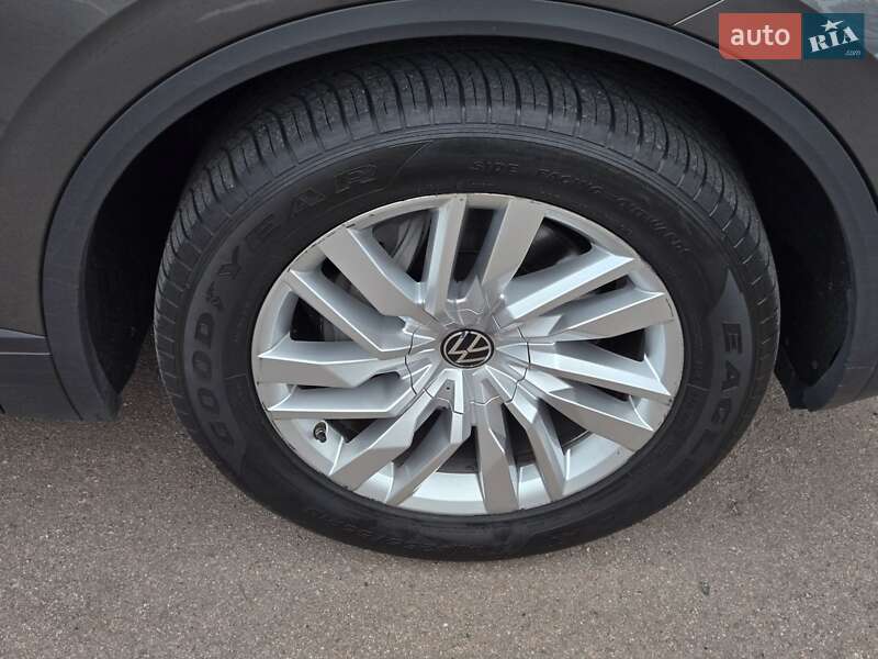 Внедорожник / Кроссовер Volkswagen Touareg 2021 в Киеве фото 19 Внедорожник / Кроссовер Volkswagen Touareg 2021 в Киеве