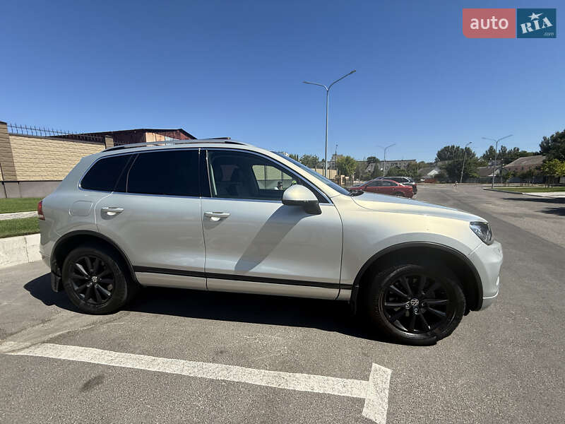 Внедорожник / Кроссовер Volkswagen Touareg 2013 в Запорожье