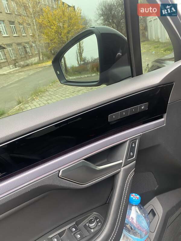 Внедорожник / Кроссовер Volkswagen Touareg 2018 в Кривом Роге фото 21 Внедорожник / Кроссовер Volkswagen Touareg 2018 в Кривом Роге
