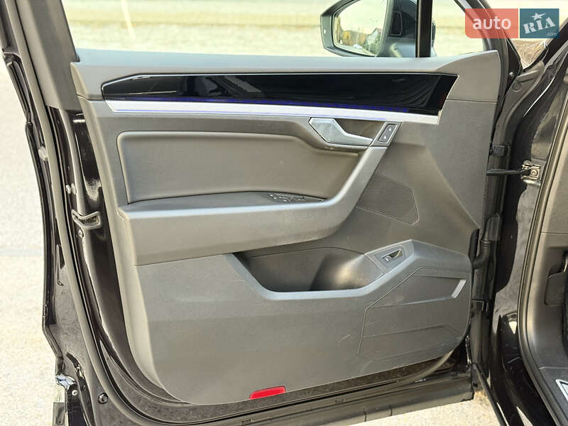 Внедорожник / Кроссовер Volkswagen Touareg 2018 в Днепре фото 13 Внедорожник / Кроссовер Volkswagen Touareg 2018 в Днепре