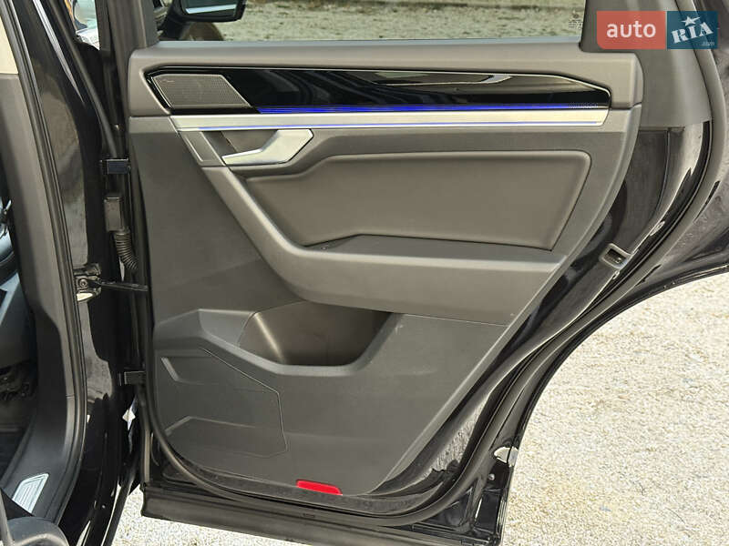 Внедорожник / Кроссовер Volkswagen Touareg 2018 в Днепре фото 25 Внедорожник / Кроссовер Volkswagen Touareg 2018 в Днепре