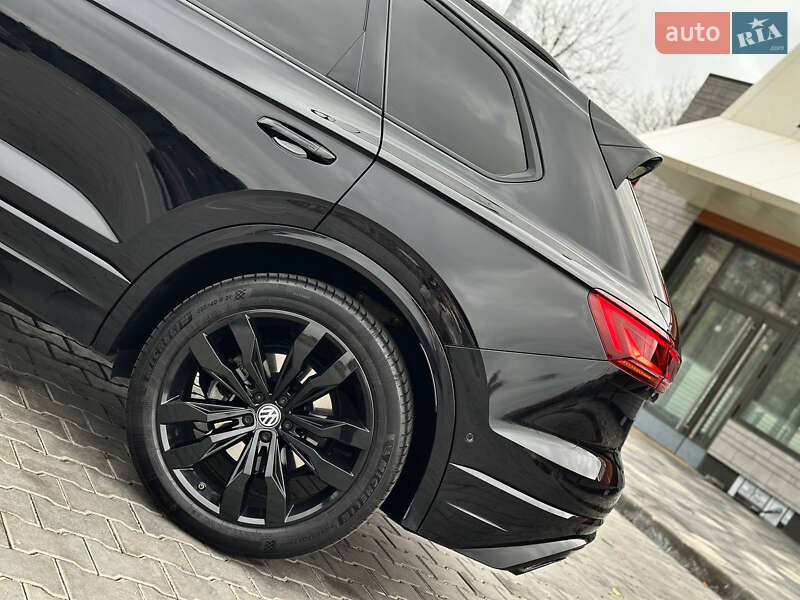 Внедорожник / Кроссовер Volkswagen Touareg 2019 в Кривом Роге