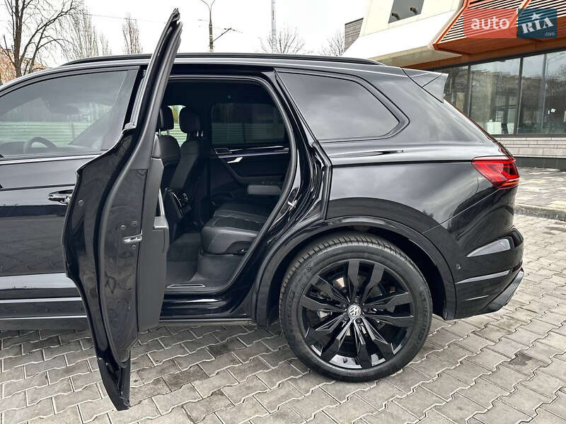 Внедорожник / Кроссовер Volkswagen Touareg 2019 в Кривом Роге