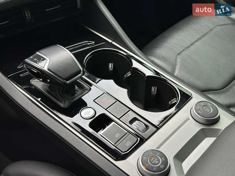 Внедорожник / Кроссовер Volkswagen Touareg 2019 в Кривом Роге
