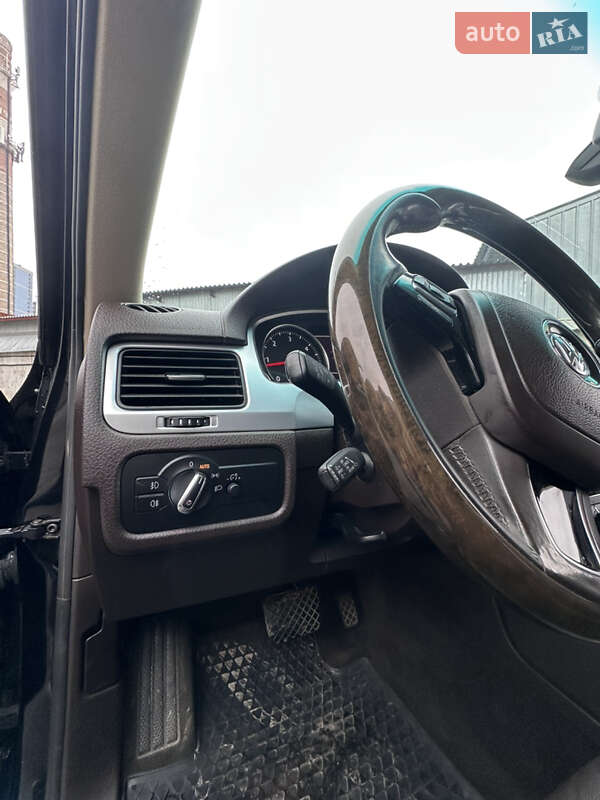 Внедорожник / Кроссовер Volkswagen Touareg 2010 в Киеве фото 30 Внедорожник / Кроссовер Volkswagen Touareg 2010 в Киеве