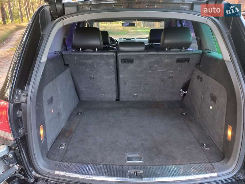 Позашляховик / Кросовер Volkswagen Touareg 2005 в Лебедині