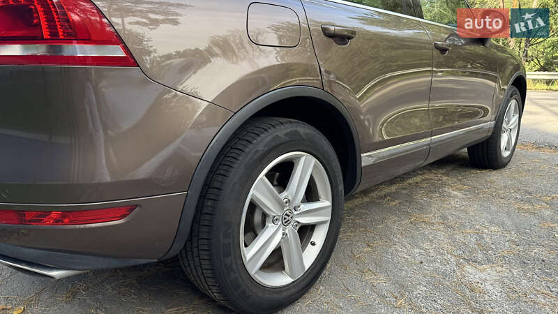 Внедорожник / Кроссовер Volkswagen Touareg 2012 в Киеве фото 6 Внедорожник / Кроссовер Volkswagen Touareg 2012 в Киеве