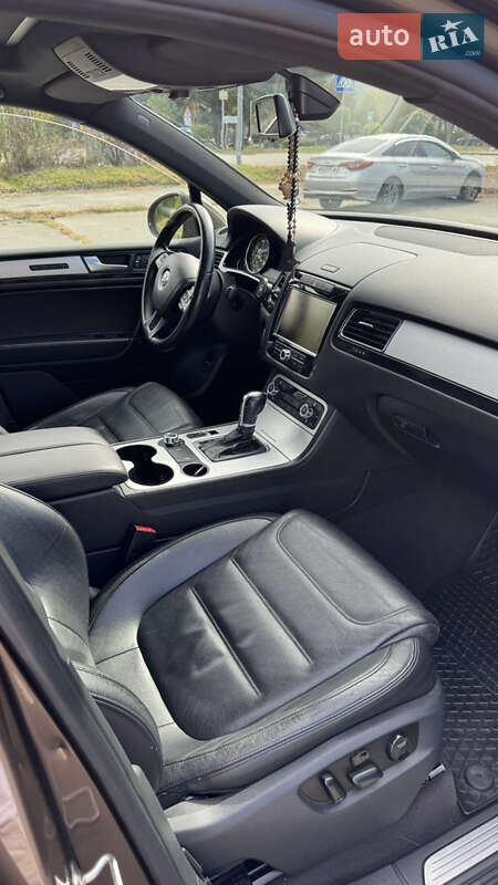 Внедорожник / Кроссовер Volkswagen Touareg 2012 в Киеве фото 20 Внедорожник / Кроссовер Volkswagen Touareg 2012 в Киеве