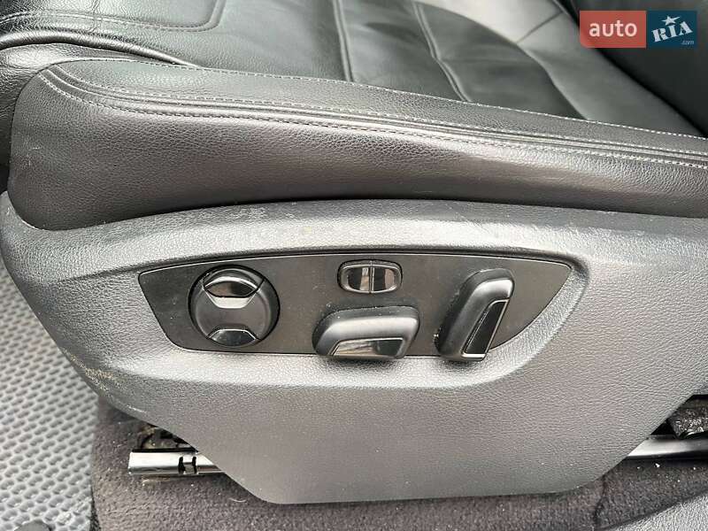 Внедорожник / Кроссовер Volkswagen Touareg 2012 в Киеве фото 13 Внедорожник / Кроссовер Volkswagen Touareg 2012 в Киеве