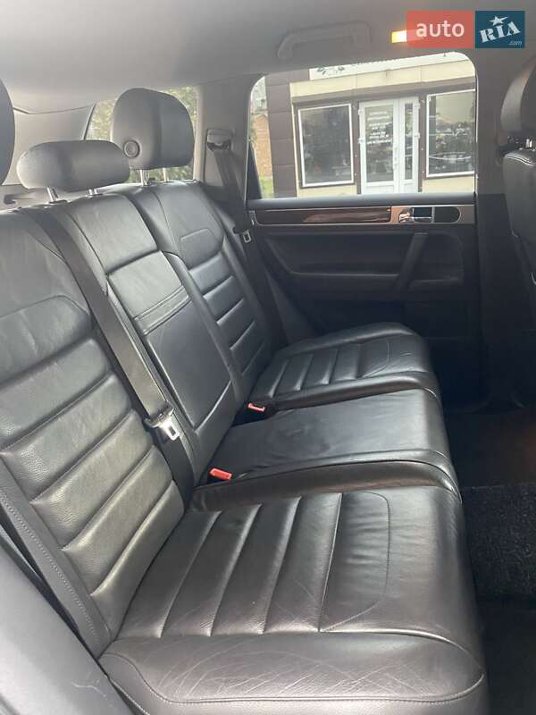 Внедорожник / Кроссовер Volkswagen Touareg 2009 в Тернополе