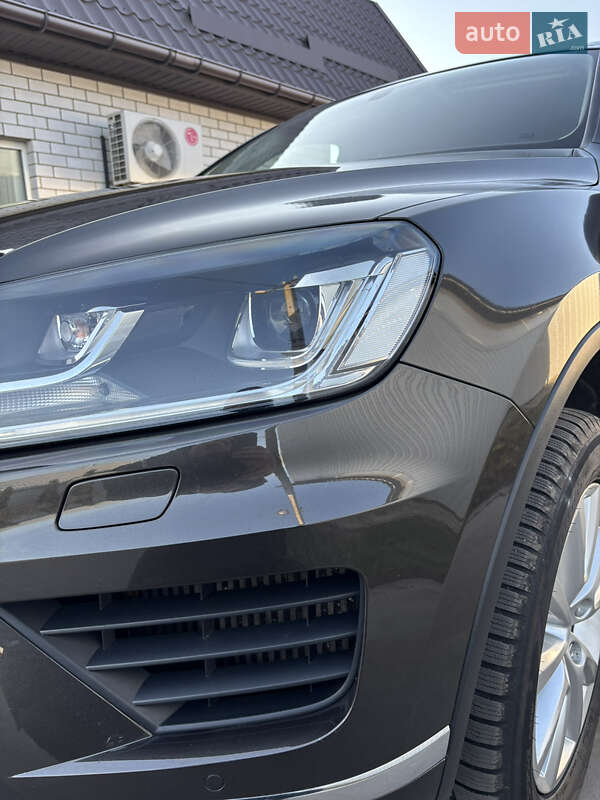 Внедорожник / Кроссовер Volkswagen Touareg 2017 в Глобине