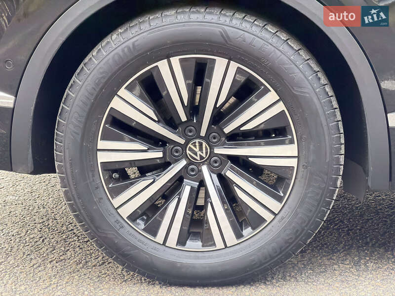 Внедорожник / Кроссовер Volkswagen Touareg 2022 в Ковеле