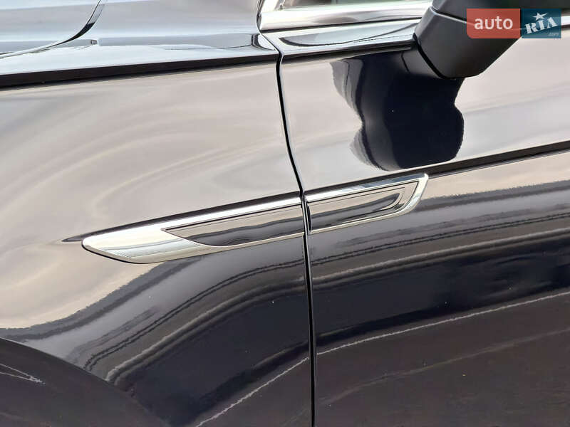 Внедорожник / Кроссовер Volkswagen Touareg 2022 в Ковеле