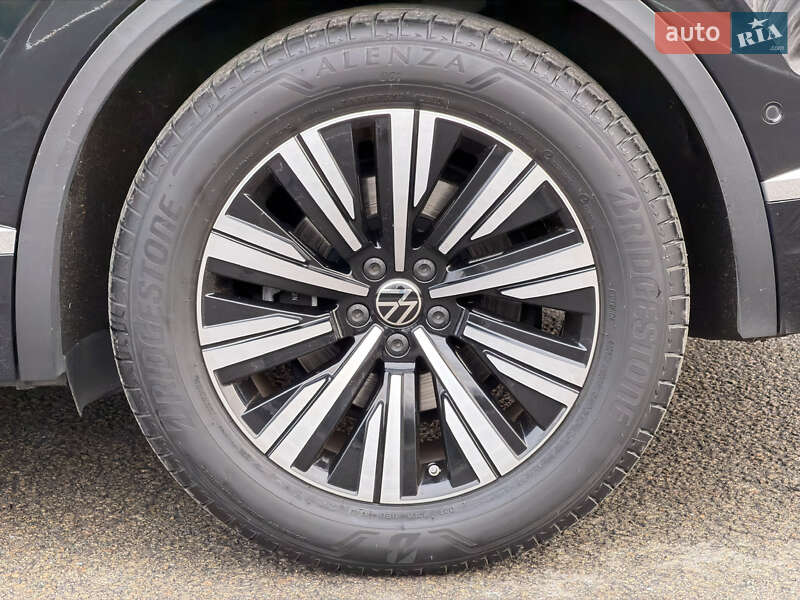 Внедорожник / Кроссовер Volkswagen Touareg 2022 в Ковеле