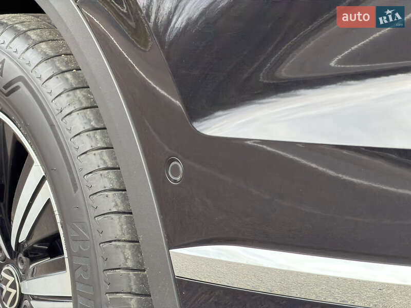 Внедорожник / Кроссовер Volkswagen Touareg 2022 в Ковеле