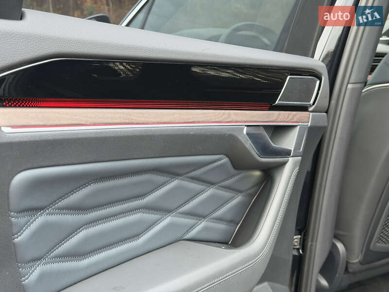 Внедорожник / Кроссовер Volkswagen Touareg 2022 в Ковеле