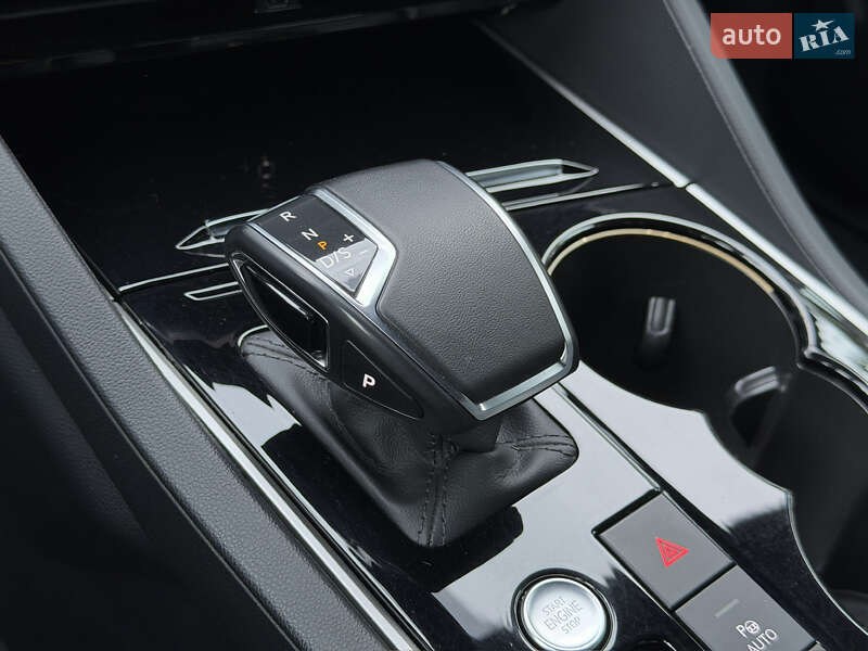 Внедорожник / Кроссовер Volkswagen Touareg 2022 в Ковеле