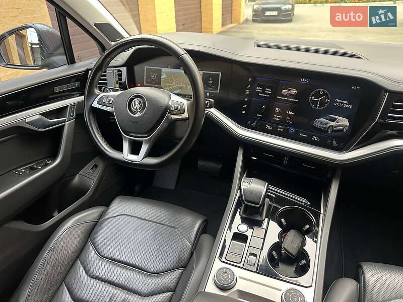 Внедорожник / Кроссовер Volkswagen Touareg 2019 в Миргороде