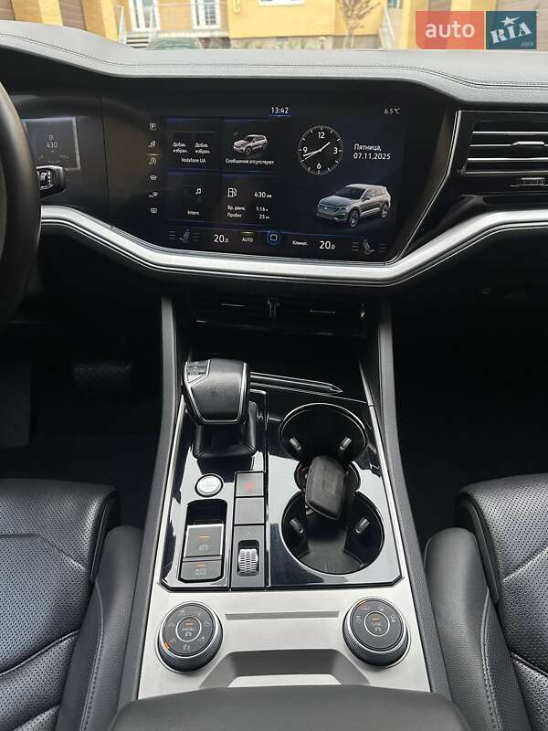 Внедорожник / Кроссовер Volkswagen Touareg 2019 в Миргороде
