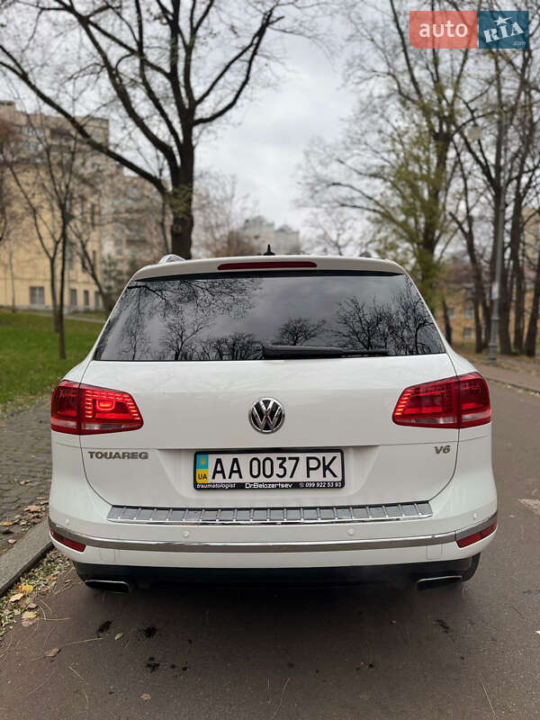Внедорожник / Кроссовер Volkswagen Touareg 2015 в Киеве фото 13 Внедорожник / Кроссовер Volkswagen Touareg 2015 в Киеве