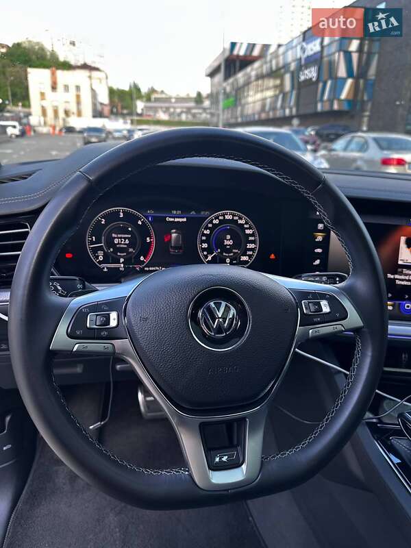 Внедорожник / Кроссовер Volkswagen Touareg 2019 в Киеве фото 11 Внедорожник / Кроссовер Volkswagen Touareg 2019 в Киеве