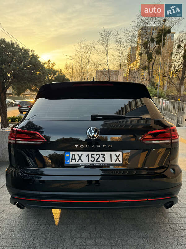 Внедорожник / Кроссовер Volkswagen Touareg 2020 в Киеве
