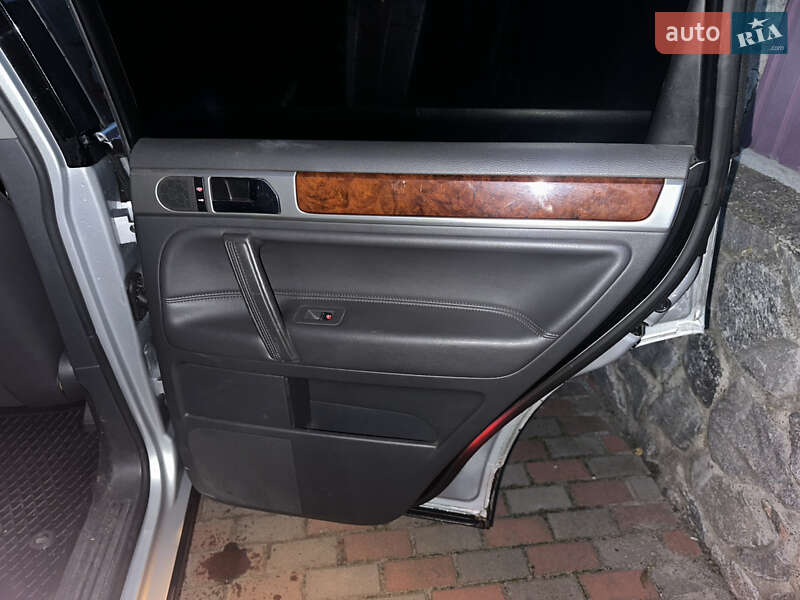 Внедорожник / Кроссовер Volkswagen Touareg 2005 в Прилуках фото 12 Внедорожник / Кроссовер Volkswagen Touareg 2005 в Прилуках