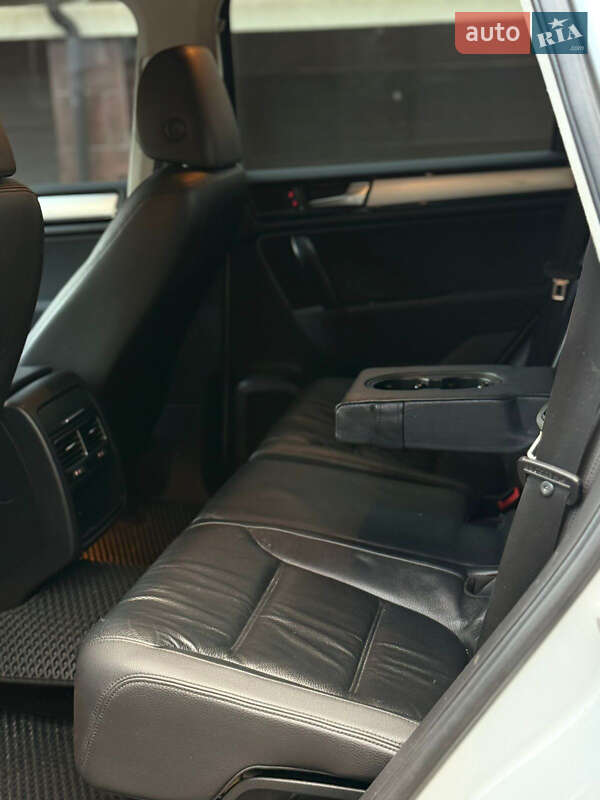 Внедорожник / Кроссовер Volkswagen Touareg 2011 в Ужгороде фото 19 Внедорожник / Кроссовер Volkswagen Touareg 2011 в Ужгороде