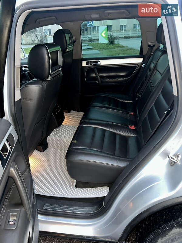 Позашляховик / Кросовер Volkswagen Touareg 2005 в Івано-Франківську
