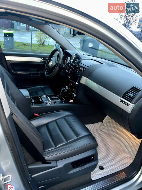 Позашляховик / Кросовер Volkswagen Touareg 2005 в Івано-Франківську